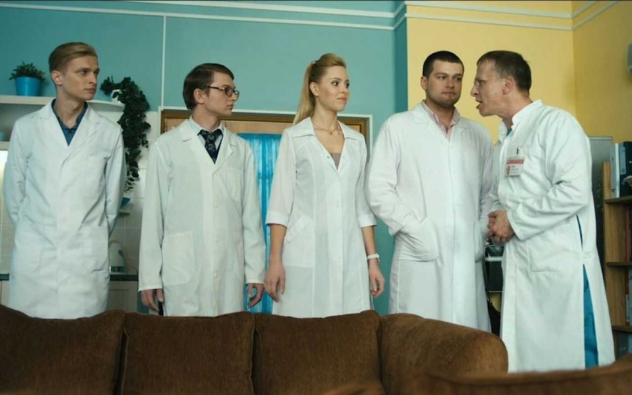 Почему левин из «интернов» пропал с экранов и уехал в лондон, и как сложилась его жизнь за рубежом